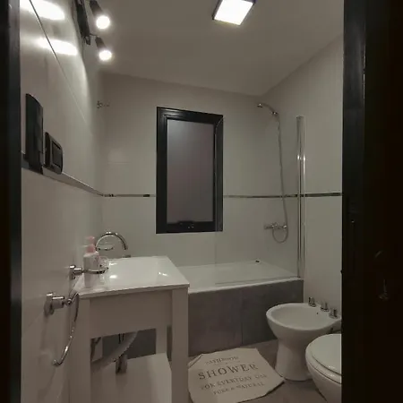 Apartamento 4 de Abril Dpto - by Me Nomad Tandil Exterior foto